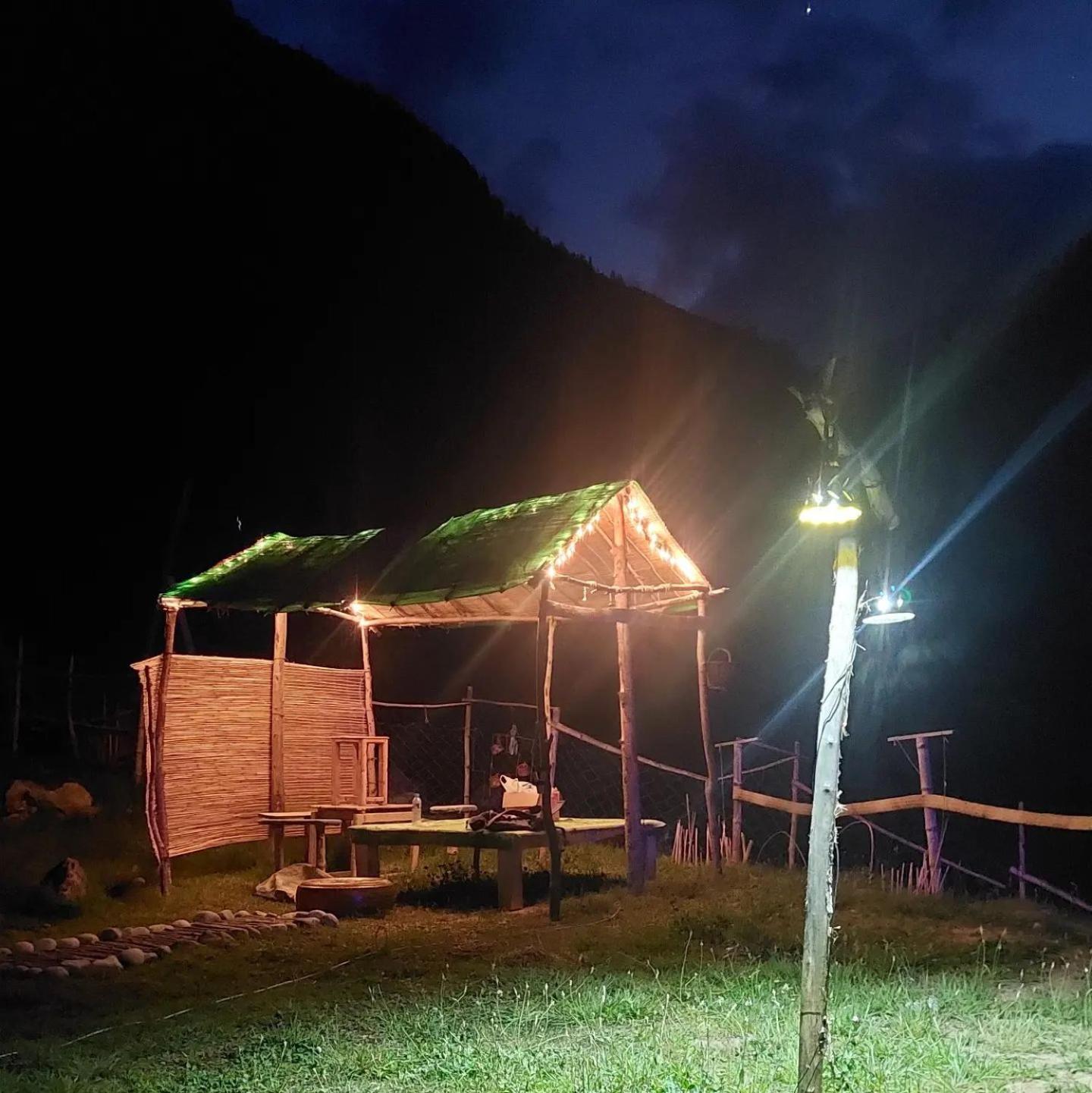 Khana Badosh Resort Kalam Buitenkant foto